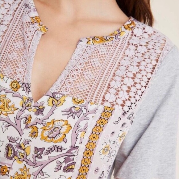 ANTHROPOLOGIE Gray/Purple Mixed Media Floral Top by Tiny, Size M. - Picture 4 of 14